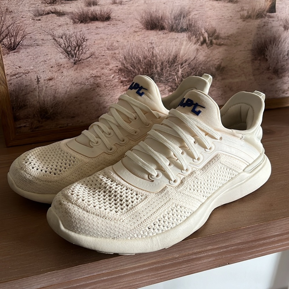APL cream running shoes